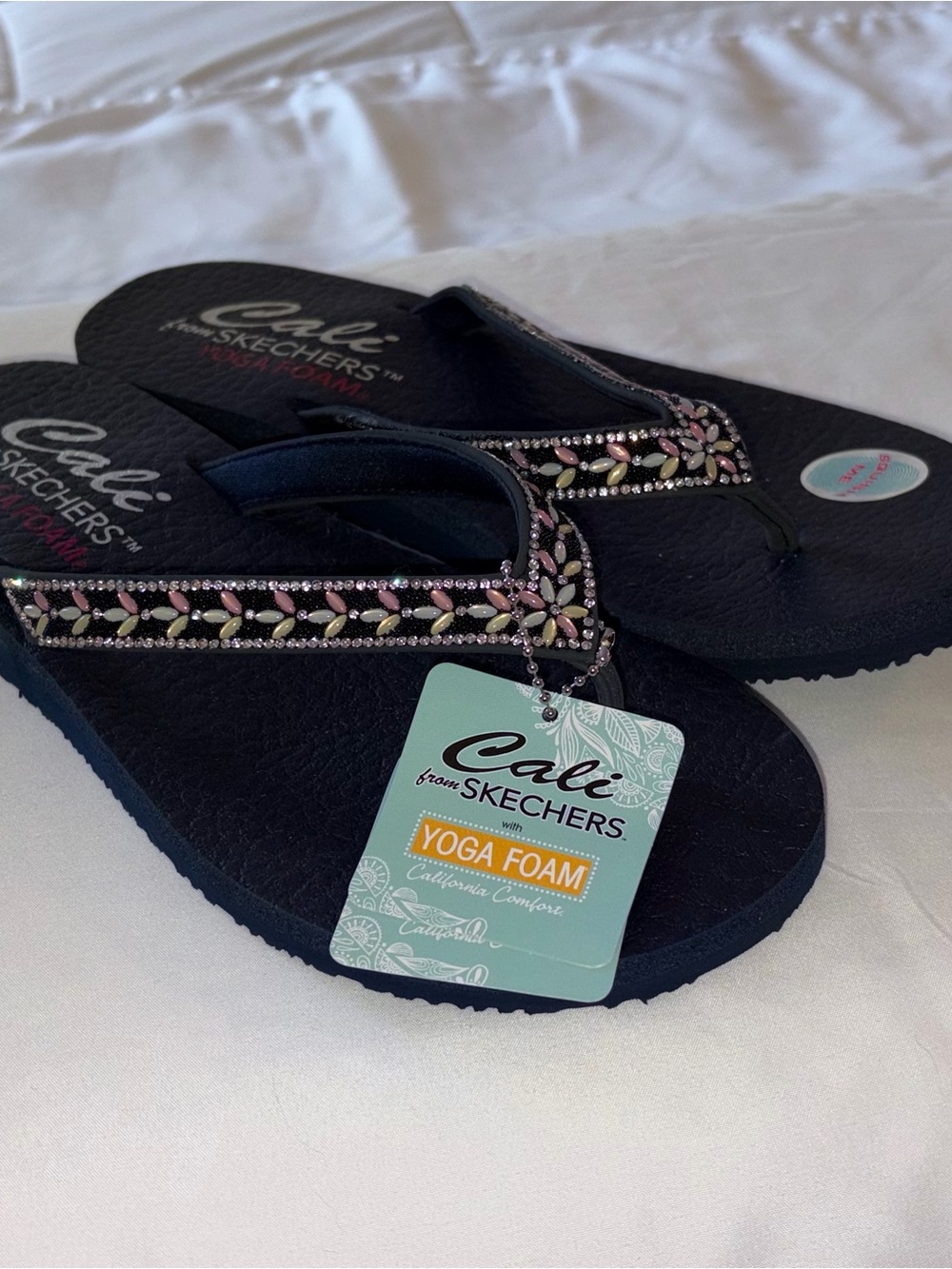 NWT Sketchers Navy Yoga Foam Sandal (US 8 / UK 5)